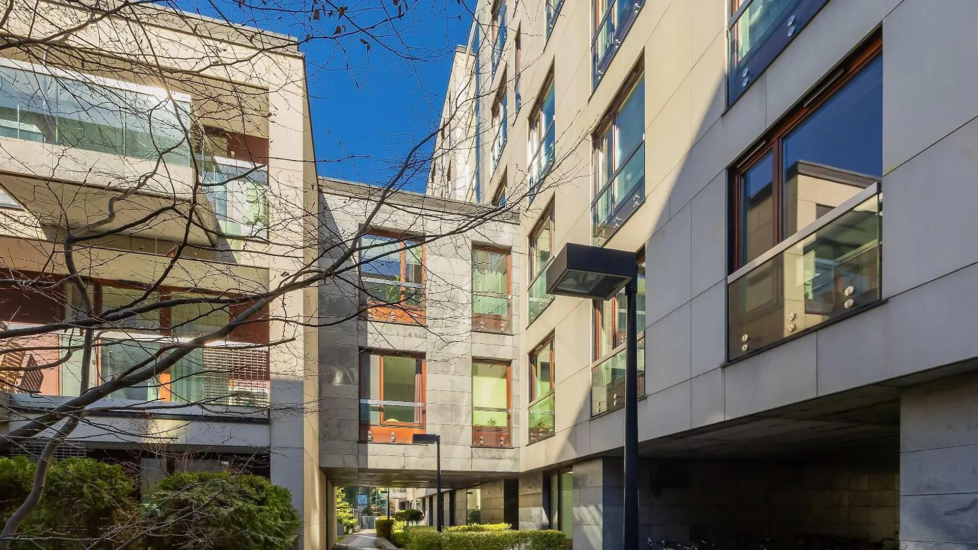 Leszczynska American Retro Apartment With Balcony Warsaw'S Powisle By Noclegi Renters