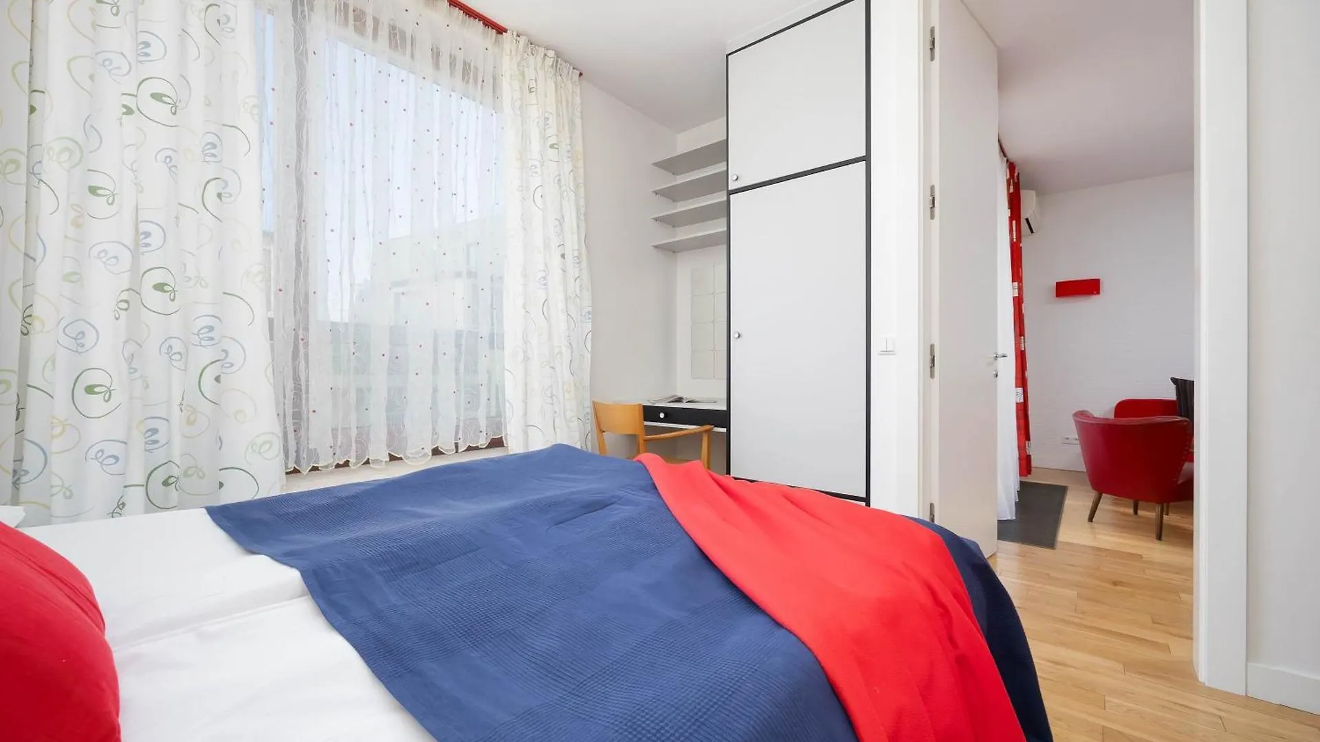 Leszczynska American Retro Apartment With Balcony Warsaw'S Powisle By Noclegi Renters Warsaw