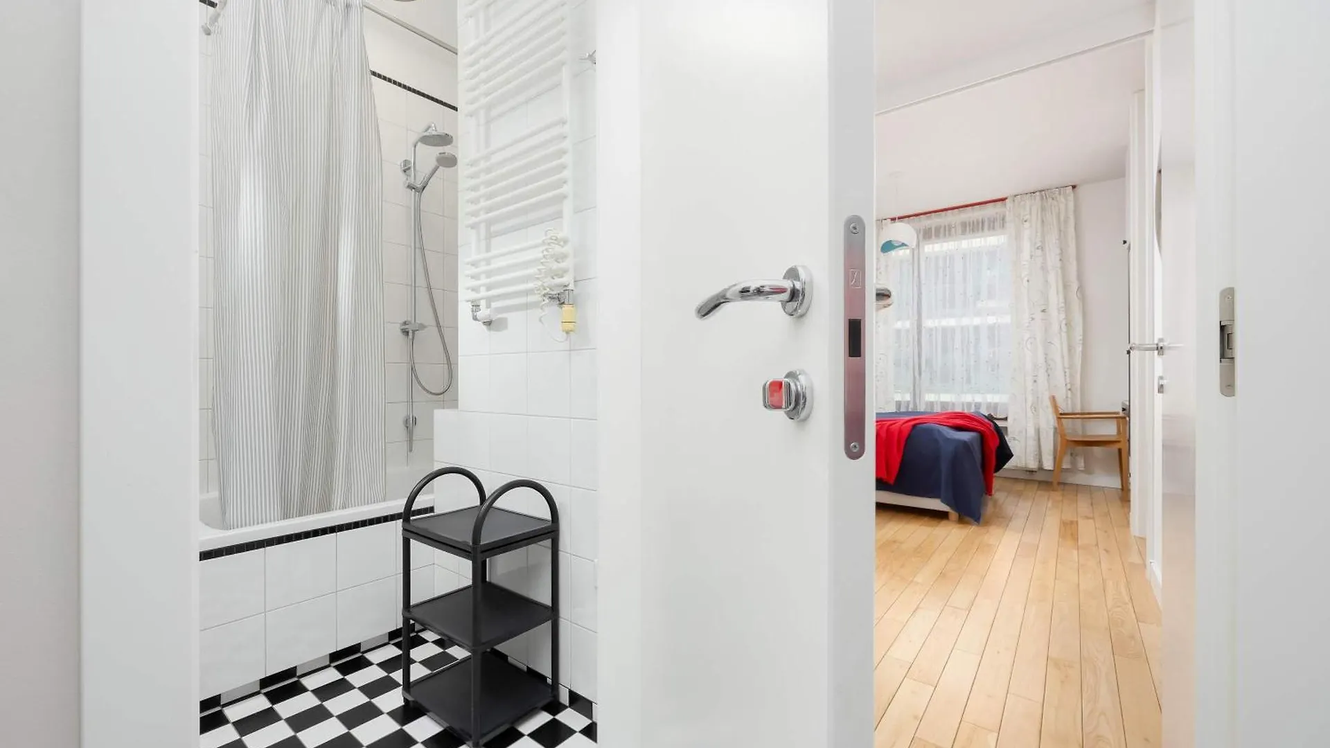 Leszczynska American Retro Apartment With Balcony Warsaw'S Powisle By Noclegi Renters
