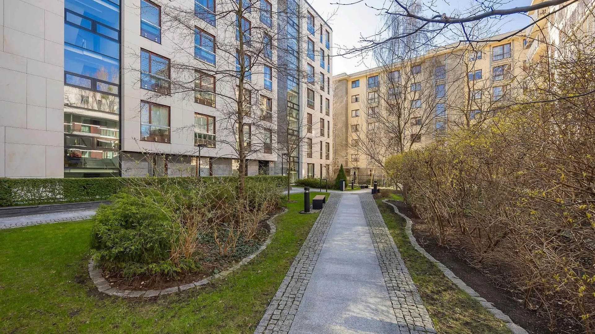 Leszczynska American Retro Apartment With Balcony Warsaw'S Powisle By Noclegi Renters