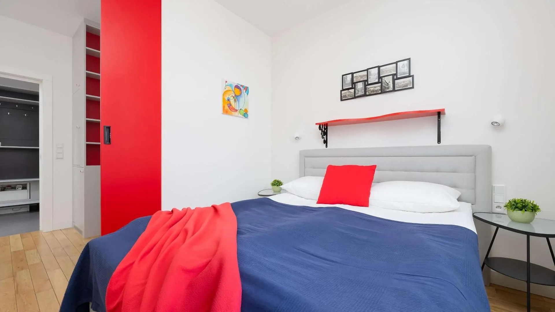 Leszczynska American Retro Apartment With Balcony Warsaw'S Powisle By Noclegi Renters