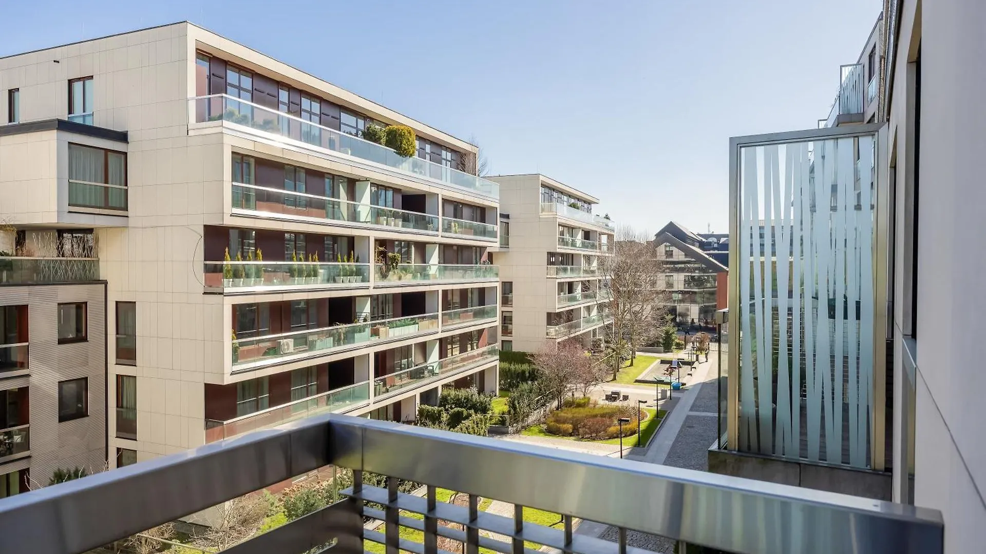 Leszczynska American Retro Apartment With Balcony Warsaw'S Powisle By Noclegi Renters