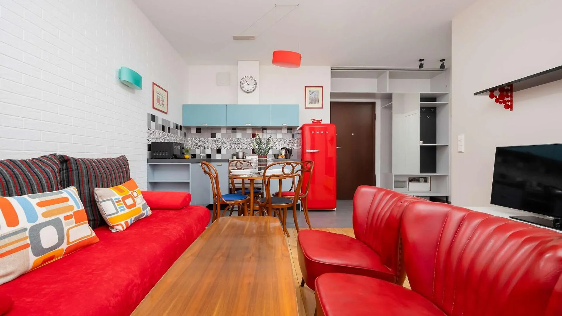 Leszczynska American Retro Apartment With Balcony Warsaw'S Powisle By Noclegi Renters 0*, Warsaw