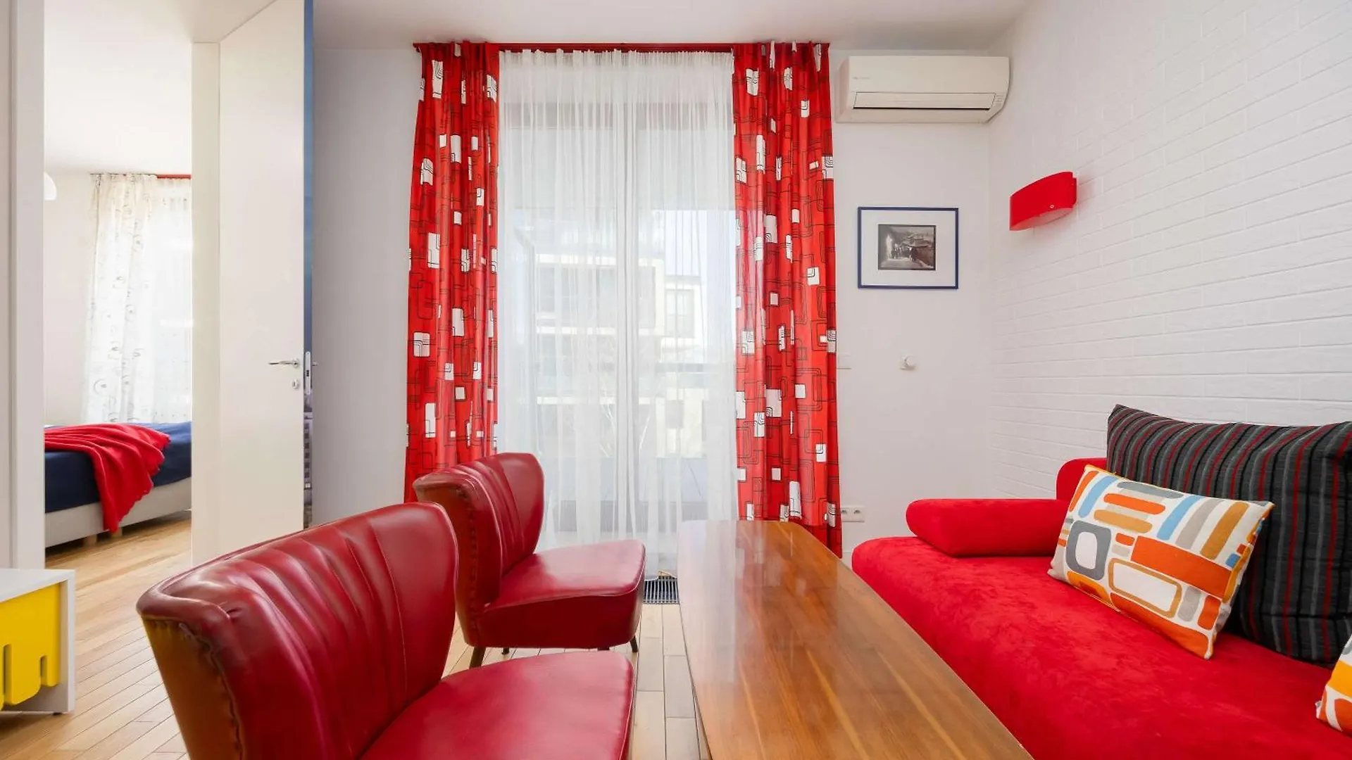 Leszczynska American Retro Apartment With Balcony Warsaw'S Powisle By Noclegi Renters