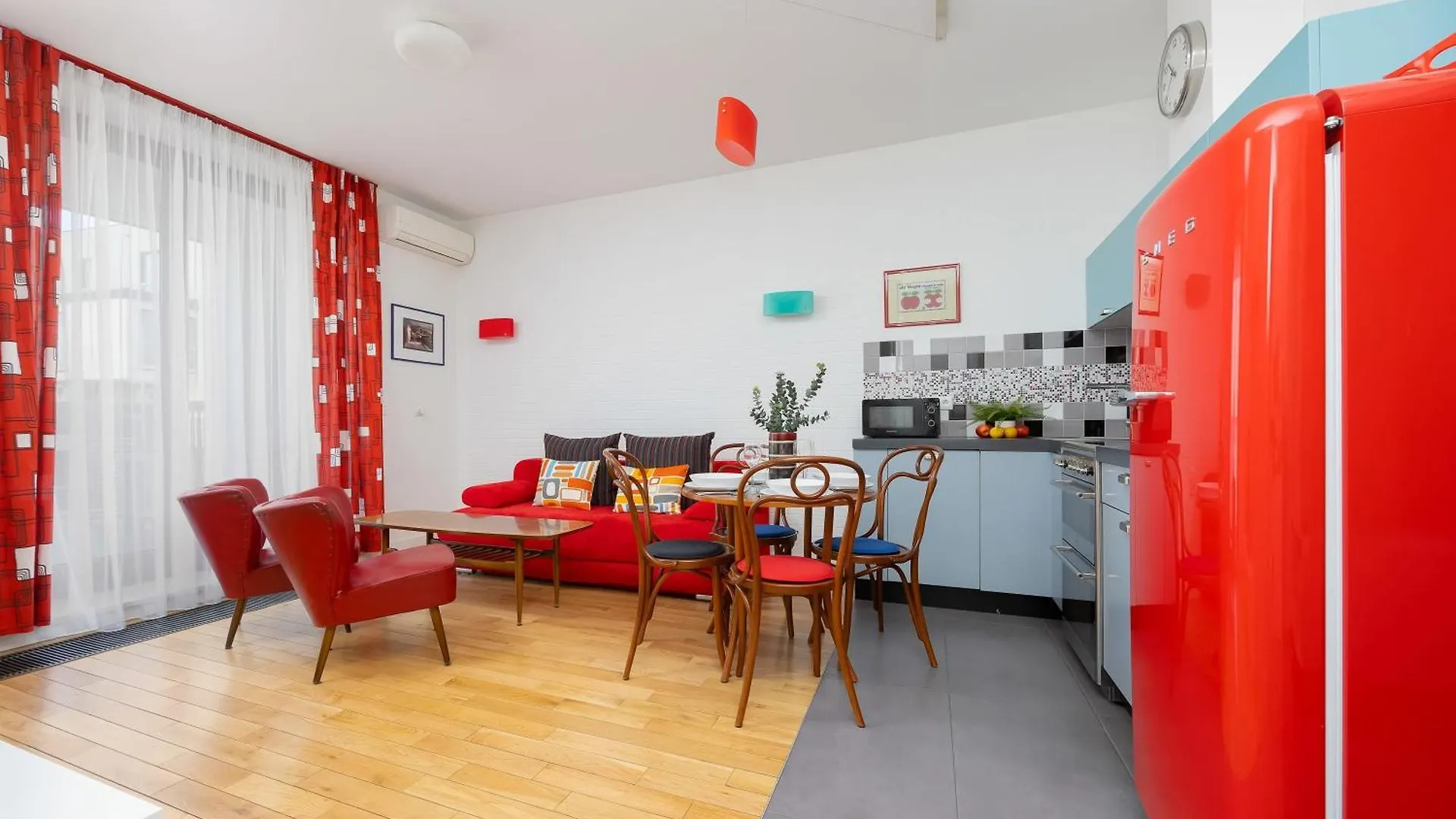 Leszczynska American Retro Apartment With Balcony Warsaw'S Powisle By Noclegi Renters