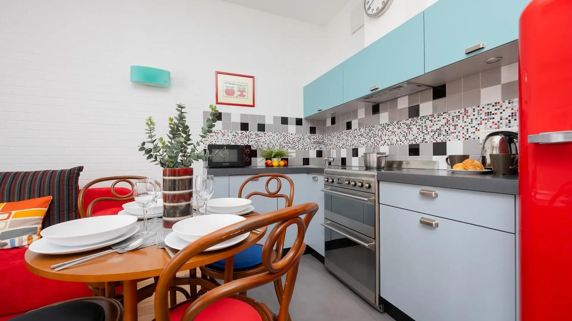 Leszczynska American Retro Apartment With Balcony Warsaw'S Powisle By Noclegi Renters  Warsaw